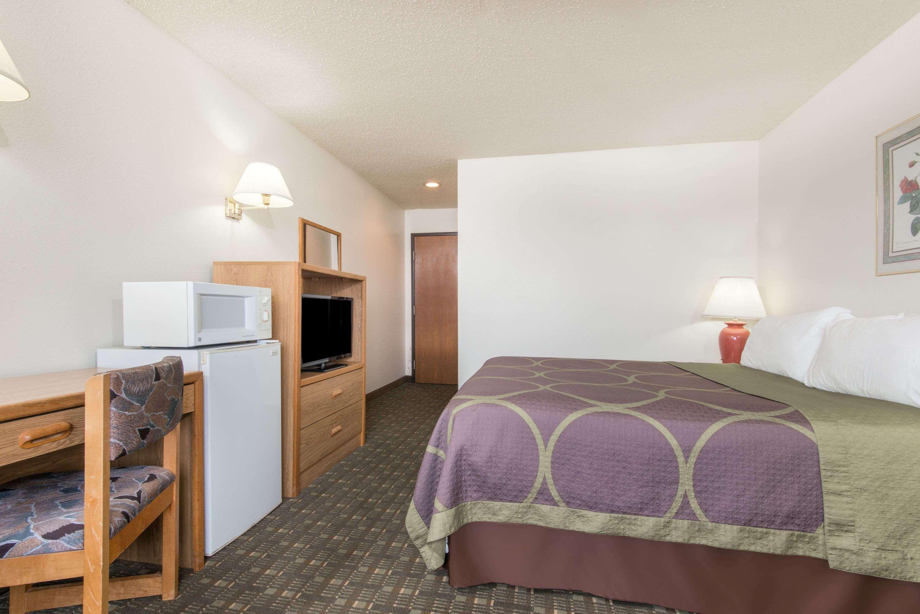 Super 8 By Wyndham Florence Co Экстерьер фото