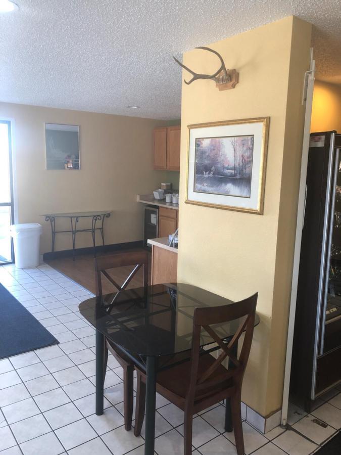 Super 8 By Wyndham Florence Co Экстерьер фото